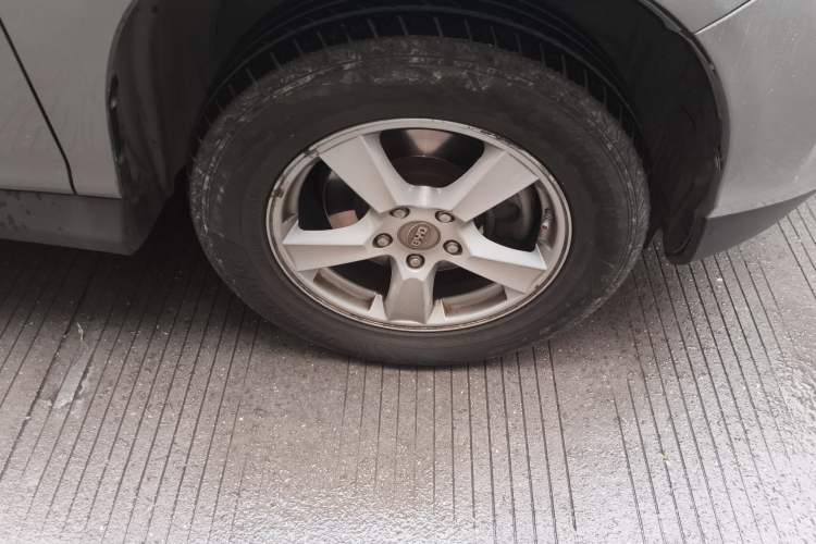 Used BYD S6 2013 Platinum Edition 2.0L Manual Luxury Model
