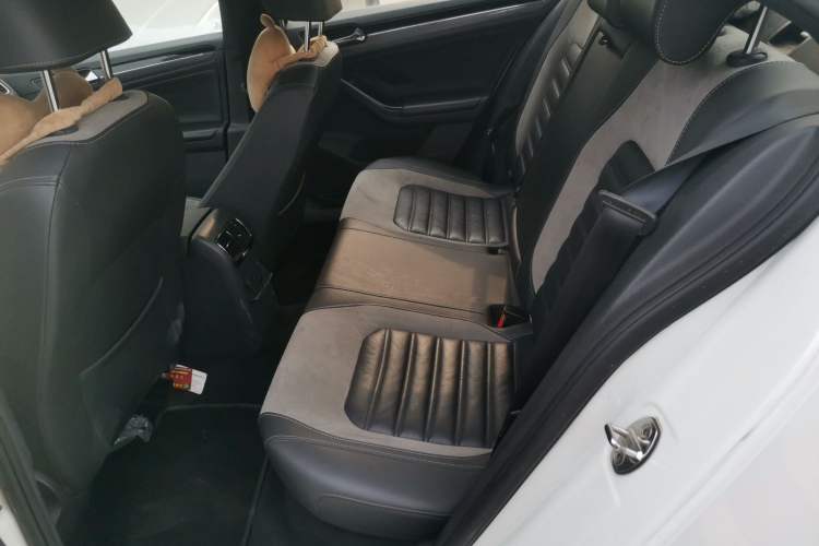 Used Volkswagen Sagitar 2016 280TSI Automatic R-Line Left Rear Seat