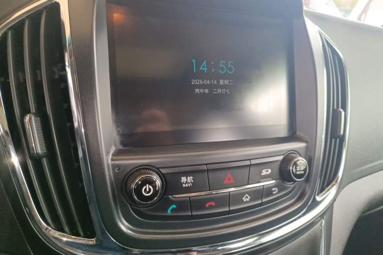 Used Baojun 560 2015 1.8L manual luxury version Audio And AC Panel