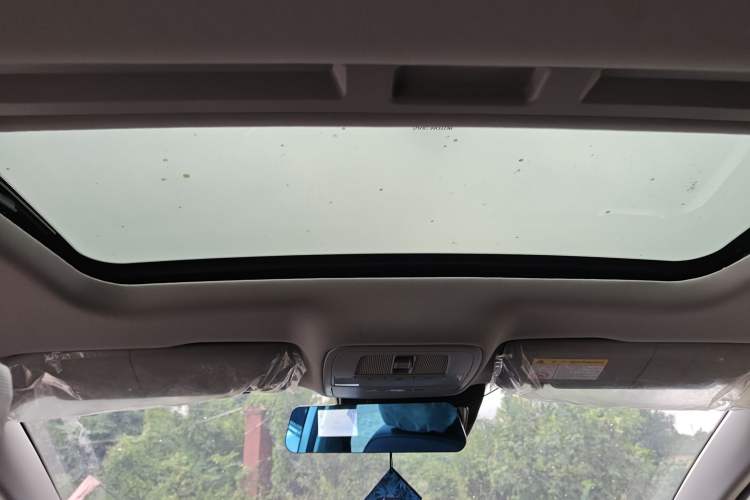 Used Roewe i6 MAX 2020 300TGI Automatic "Swell Cool Smart Drive" Edition