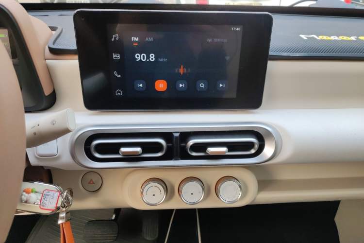 Used Wuling Hongguang MINIEV 2024 3rd Generation 215km Advanced Version Audio And AC Panel