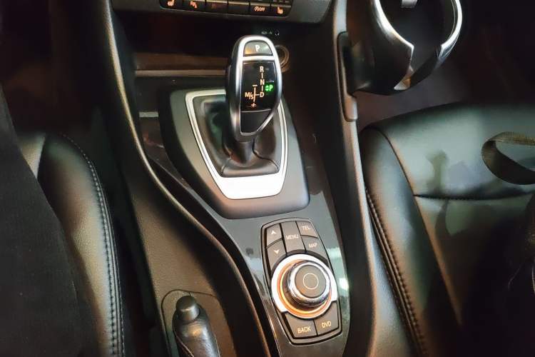 Used BMW X1 2015 sDrive18i Fashion Upgrade Edition Gear Lever