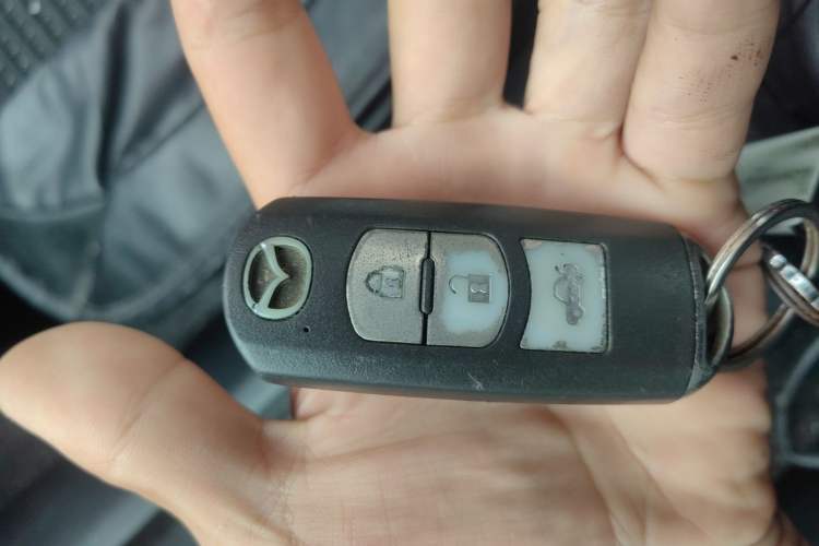 Used Mazda 3 Axela 2016 Sedan 1.5L Automatic Comfort Model
