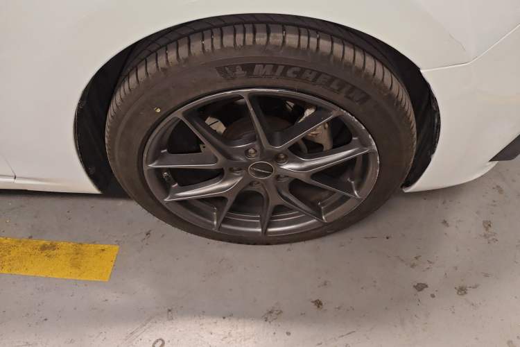 Used Mazda 3 Axela 2014 Sedan 2.0L Automatic Sport Model
