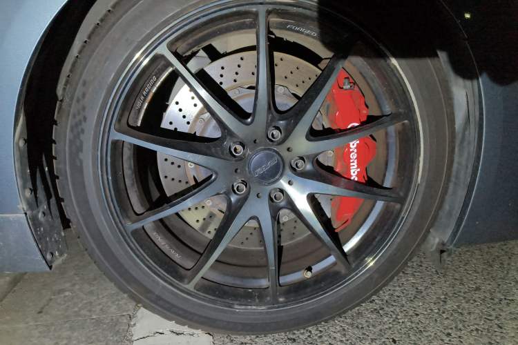 Used Infiniti Q50 2014 3.7L Luxury Sport Edition Right Front Wheel Hub