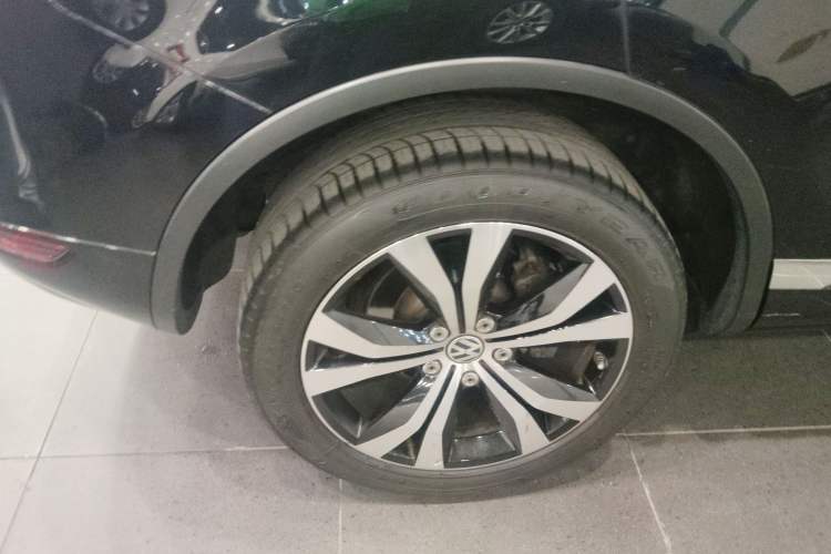 Used Volkswagen Touareg 2014 4.2L Standard Edition