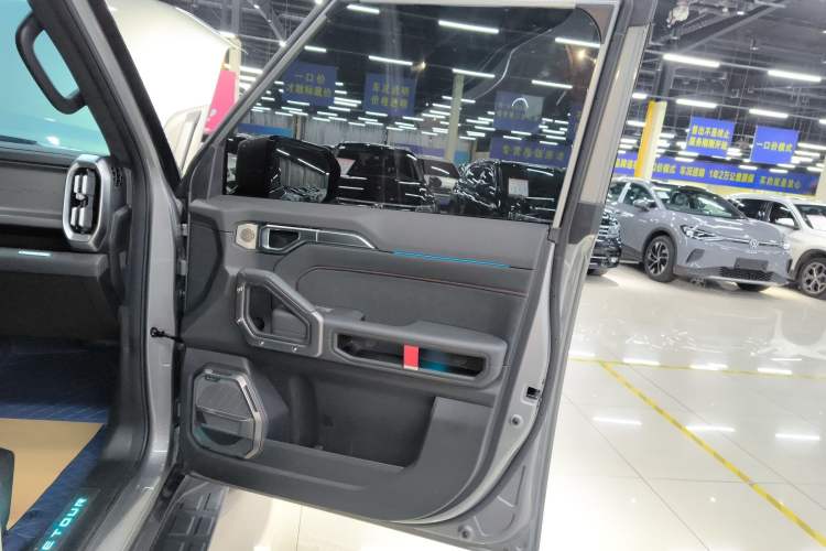 Used JETOUR Traveler 2023 2.0T All-Wheel Drive CrossPRO+