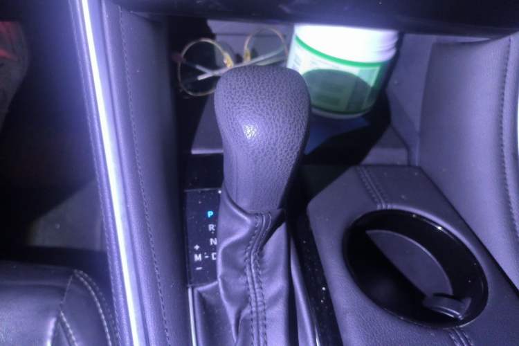 Used Toyota Avalon 2022 2.0L Ambition Edition Gear Lever