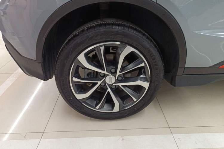 Used Geely Auto Emgrand S 2022 1.4T CVT Crossover Player Edition Right Rear Wheel Hub