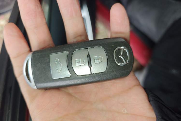 Used Mazda Atenza 2017 2.0L Blue Sky Luxury Edition
