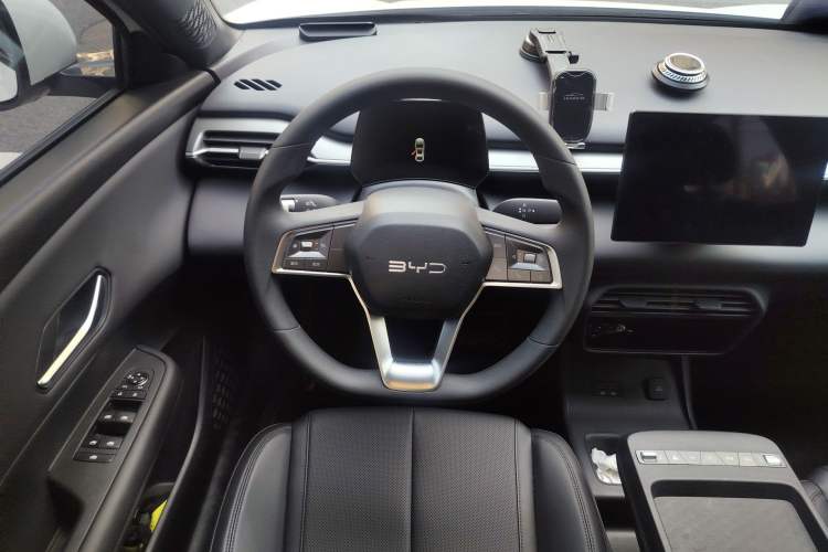 Used BYD e7 2025 Model 520 Smart Mobility Edition
