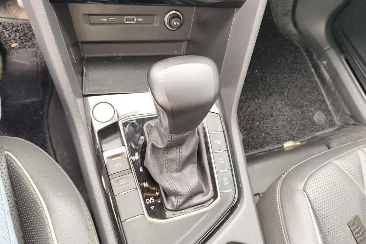 Used Volkswagen Tiguan L 2022 330TSI Automatic Two-Wheel Drive R-Line Enhanced Edition
