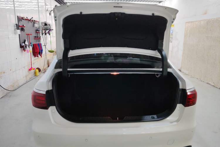 Used GAC Trumpchi GA6 2019 270T Automatic Prestige Edition Trunk