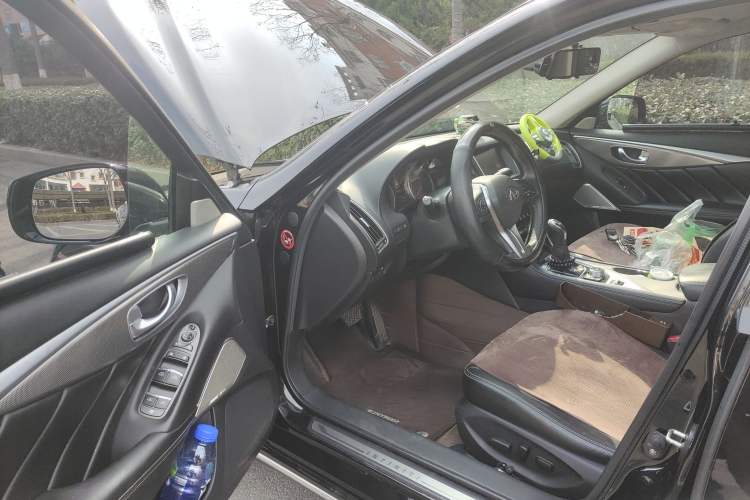 Used Infiniti Q50L 2018 2.0T Enjoyment Version China VI Standard