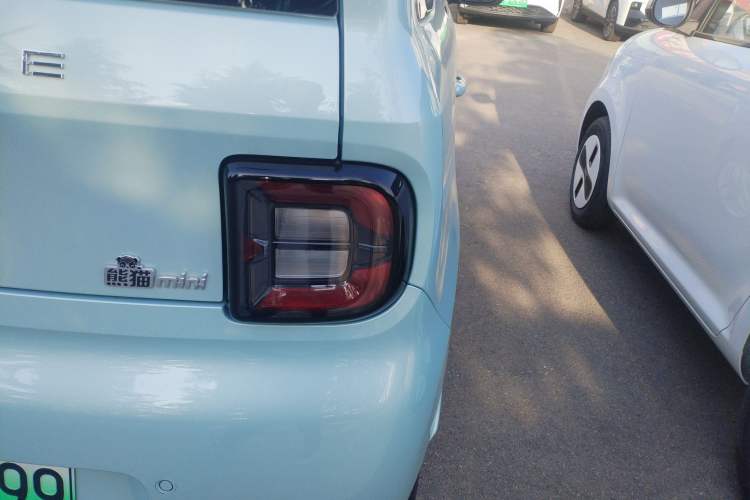 Used Geely Galaxy Panda 2025 210 km – Yuanqi Bear Right Rear Taillight