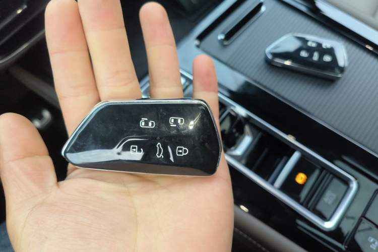 Used Volkswagen Viloran 2024 380TSI Premium Edition