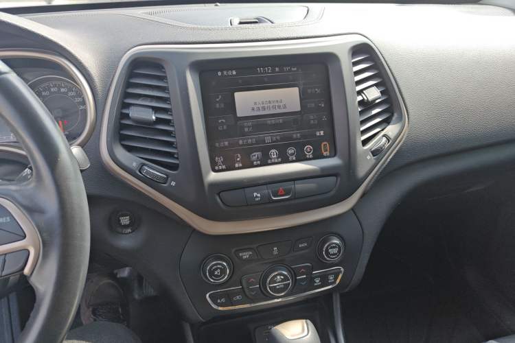 Used Jeep Cherokee 2016 2.0L Superior Edition
