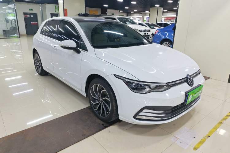 Used Volkswagen Golf 2021 280TSI DSG Pro Front Right 45 Deg