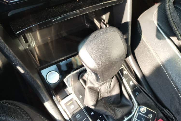 Used Volkswagen Tiguan L 2022 330TSI Automatic Two-Wheel Drive R-Line Enhanced Edition
