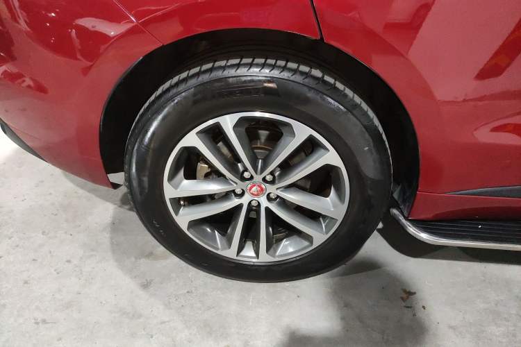 Used Jaguar F-PACE 2016 2.0T Two-Wheel-Drive R-Sport Sport Edition
