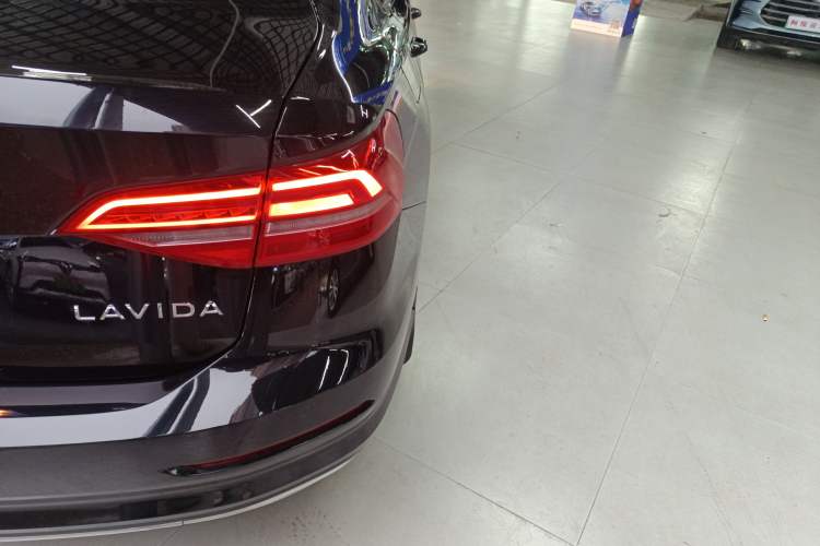 Used Volkswagen Lavida 2021 1.5L Automatic Comfort Edition
