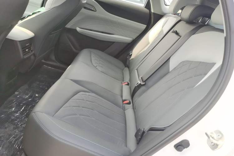 Used CHANGAN UNI-Z New Energy 2024 Blue Whale Smart Electric iDD 125km Excellence Model Left Rear Seat