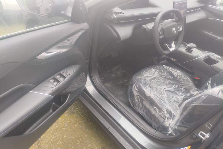 Used CHANGAN Eado 2025 Blue Whale 1.5T 500Bar Prestige Model