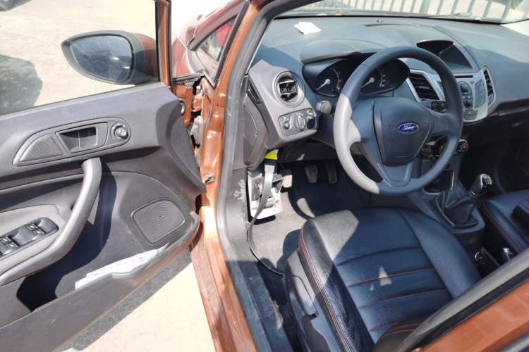 Used Ford Fiesta 2013 Hatchback 1.5L Manual Fashion Edition
