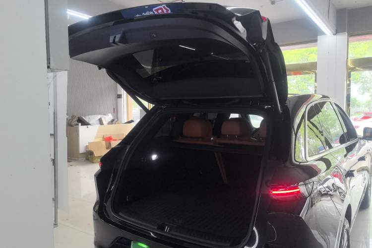 Used Li Auto L6 2024 Pro Model Trunk