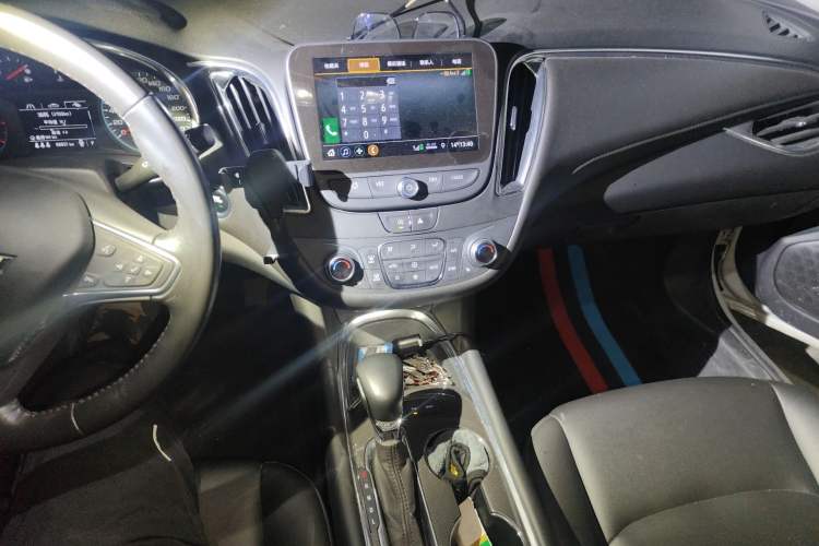 Used Chevrolet Malibu XL 2021 535T Automatic Sport Edition Audio And AC Panel