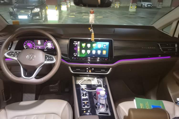 Used Volkswagen Viloran 2024 330TSI Luxury Edition Center Console