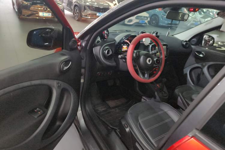 Used smart forfour 2016 0.9T 66 kW Pioneer Edition