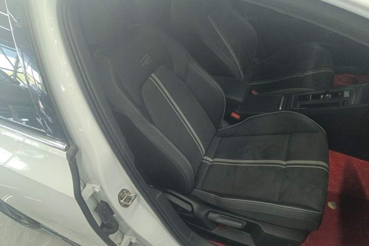 Used Volkswagen Golf 2023 Facelift 280TSI DSG R-Line Lite Right Front Seat