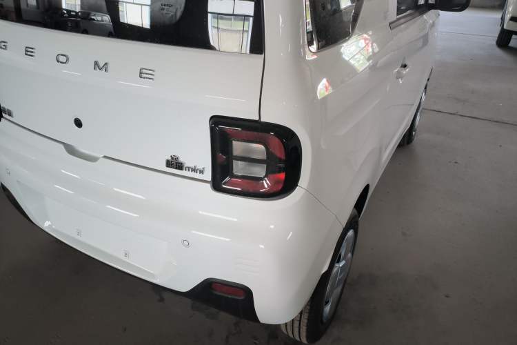 Used Geely Galaxy Panda 2024 Panda Mini 200km Endurance Bear Right Rear Taillight