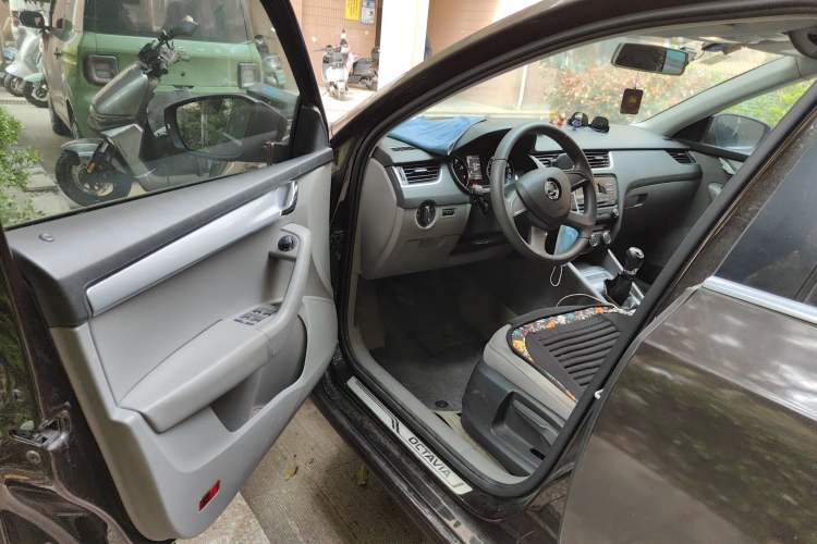 Used Skoda Octavia 2015 1.6L Manual Yijie Edition