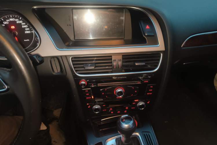 Used Audi A4L 2016 35 TFSI Collection Edition S line Comfort Model Audio And AC Panel