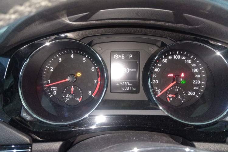 Used Volkswagen Sagitar 2017 230TSI Automatic Comfort Version
