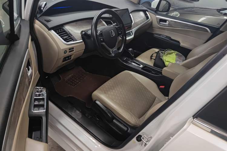 Used Honda Jade 2017 1.8L automatic Comfort version 5 seats