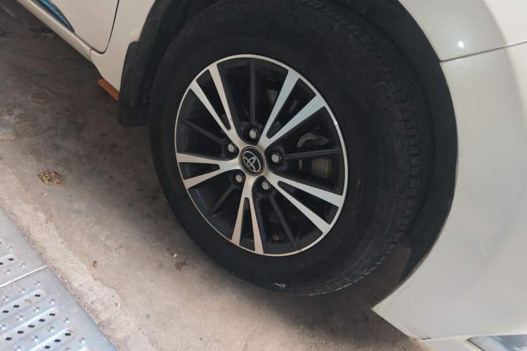 Used Toyota Levin 2016 Dual-Engine 1.8H GS E-CVT Elite Model with Sunroof