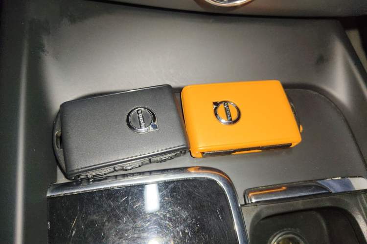 Used Volvo XC60 2023 B5 4x4 Smart Luxury Edition
