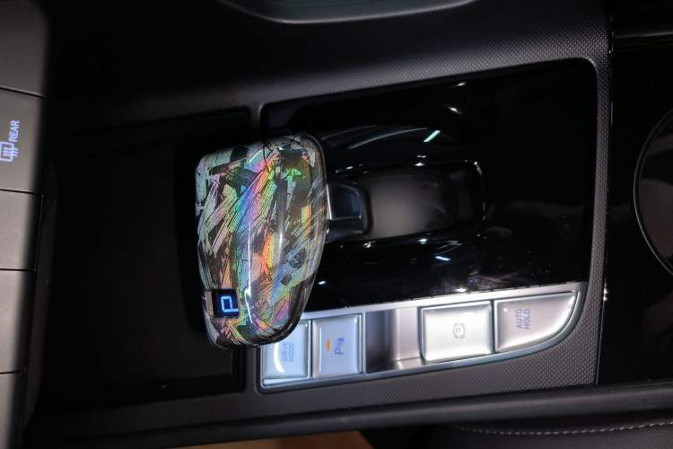 Used Hyundai Elantra 2023 1.5L CVT GLX Elite Edition Gear Lever