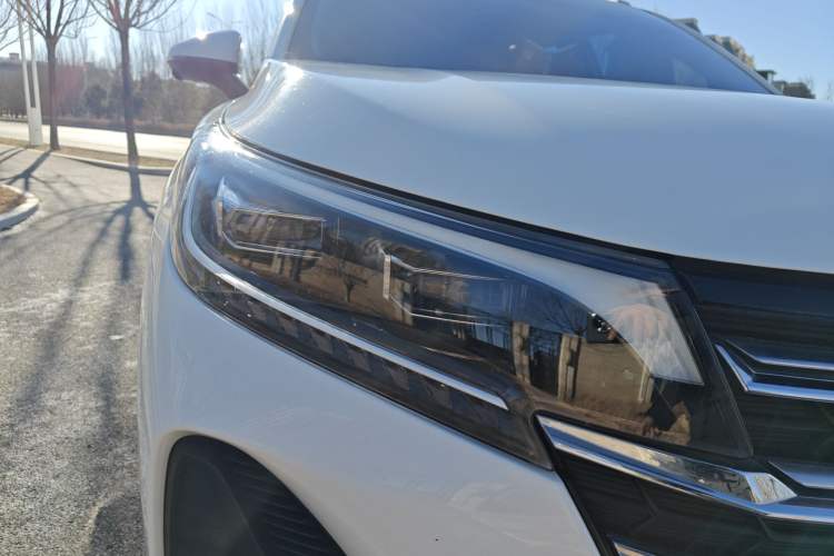 Used GAC Trumpchi GS4 2022 270T Automatic Smart Drive Navigation Edition (Upgraded Version) Right Front Headlight