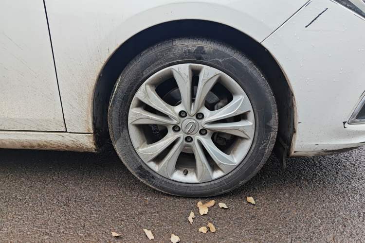 Used GAC Trumpchi GA6 2016 235T DCT Elite Edition Right Front Wheel Hub