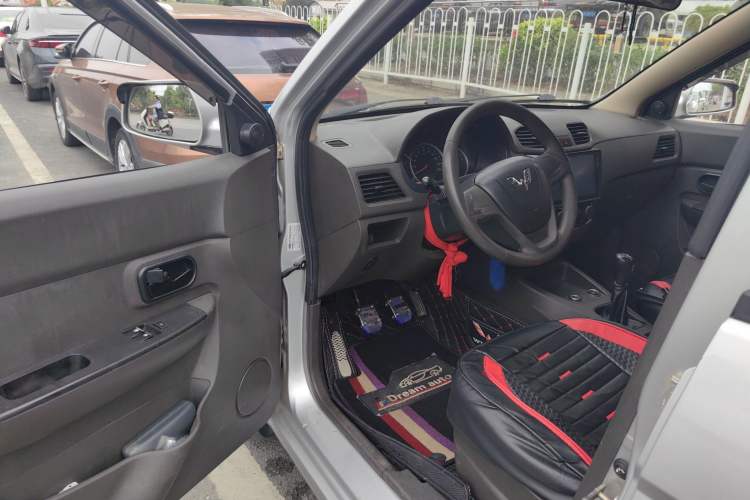 Used Wuling Hongguang 2015 1.5L S Base Model China IV