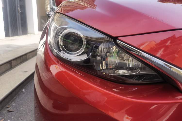 Used Mazda 3 Axela 2014 Sedan 1.5L Automatic Comfort Model Right Front Headlight