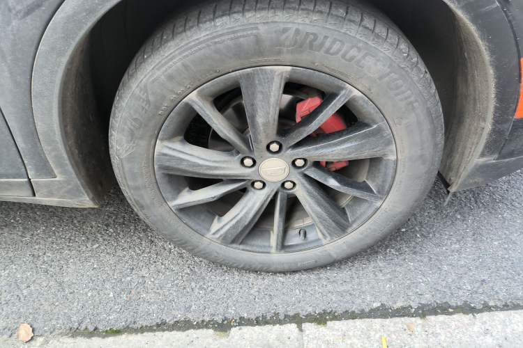 Used Cadillac GT4 2023 25T Fashion Edition Right Front Wheel Hub