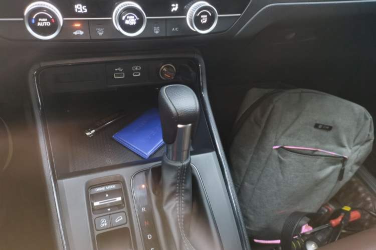 Used Honda CR-V 2023 240TURBO Two-Wheel Drive Active Version 5 Seats Gear Lever