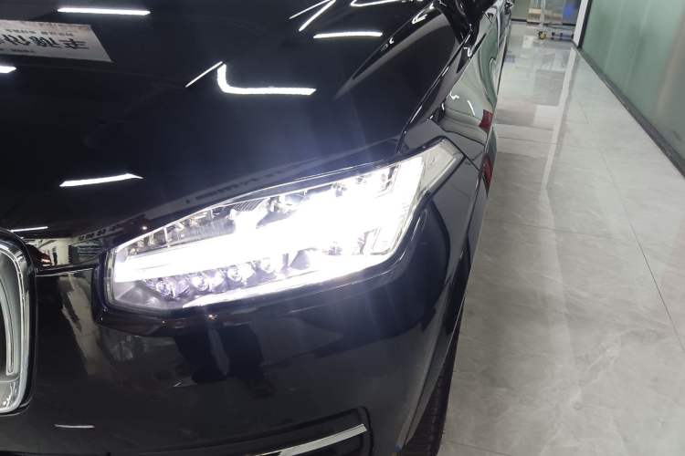 Used Volvo XC90 2024 B5 SmartDrive Luxury Edition 5 Seats