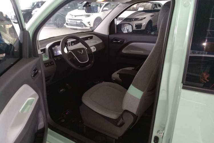 Used Wuling Hongguang MINIEV 2021 Macaron Premium Model – Lithium-NMC Driver Seat