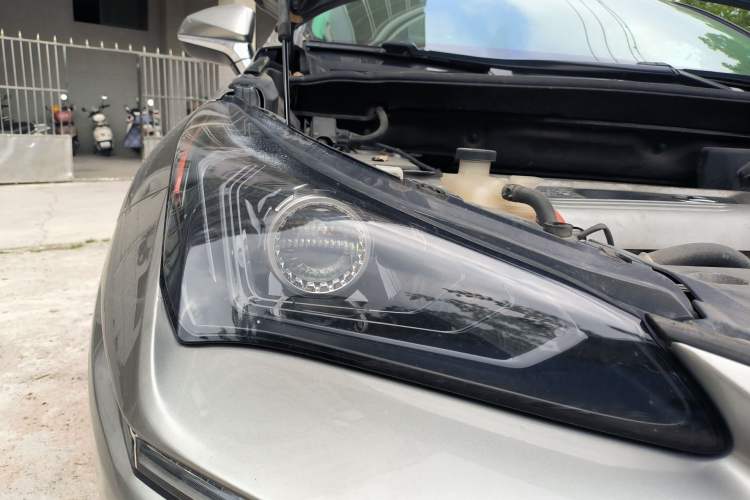 Used Lexus NX 2020 300h Front-Drive FENGSHANG Version China VI Standard Right Front Headlight